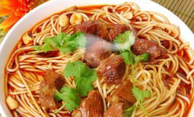 每日早餐食譜 家常牛肉面，健康美味！