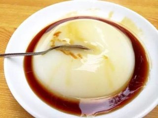 夏季天熱，在家自制特色小吃涼糕，方法簡單
